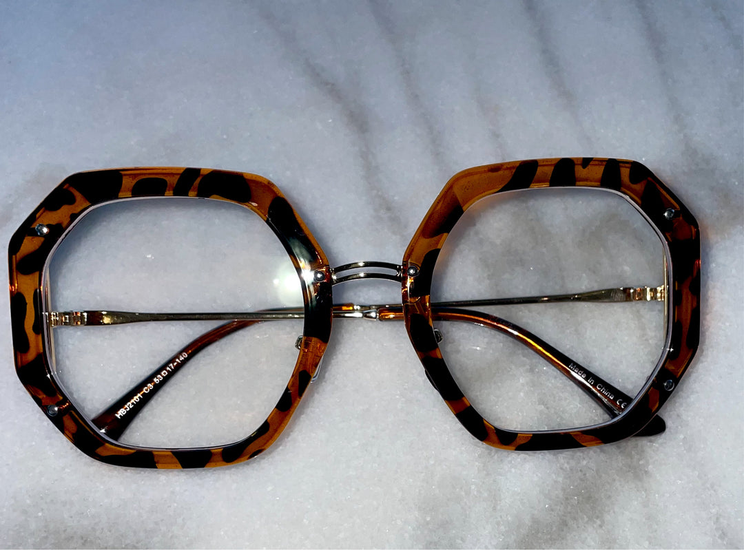 Get into these clear hexagon frames to upgrade any look from simple to chic.  Shop the It Girl Frames by CoccaBee. 
