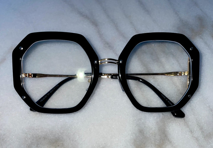 Get into these clear hexagon frames to upgrade any look from simple to chic.  Shop the It Girl Frames by CoccaBee. 